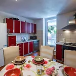 Two-bedroom In 풀라