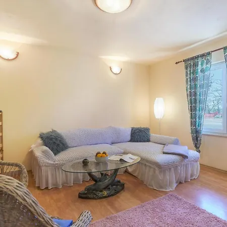 Two-Bedroom Holiday Home In Pula Ferienhaus *