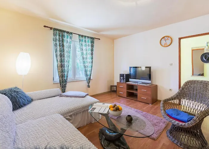 Two-bedroom In Tatil Evi Pula