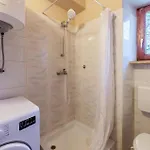 Two-bedroom In Πούλα