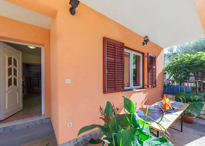 Two-Bedroom Holiday Home In Pula * Pula